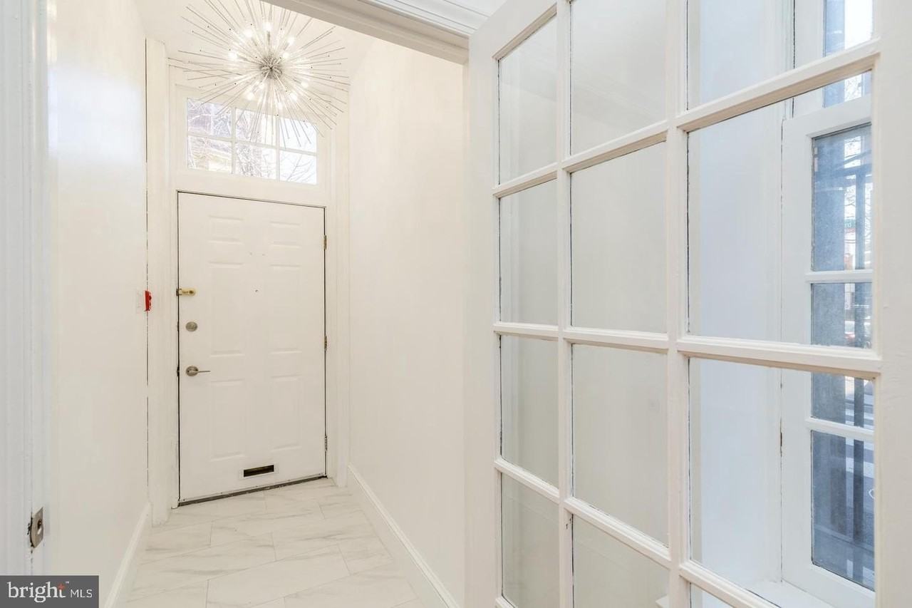 422 S 15th St #1 - Photo 3 of 19