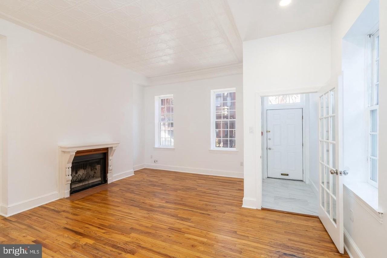 422 S 15th St #1 - Photo 4 of 19