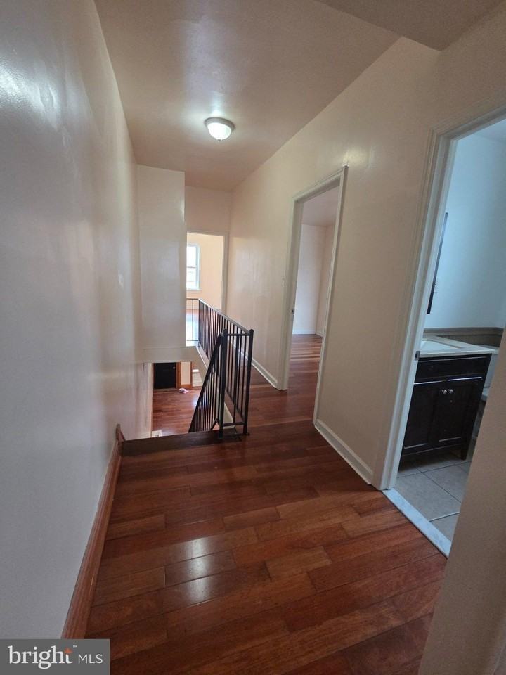 524 Snyder Ave - Photo 5 of 12