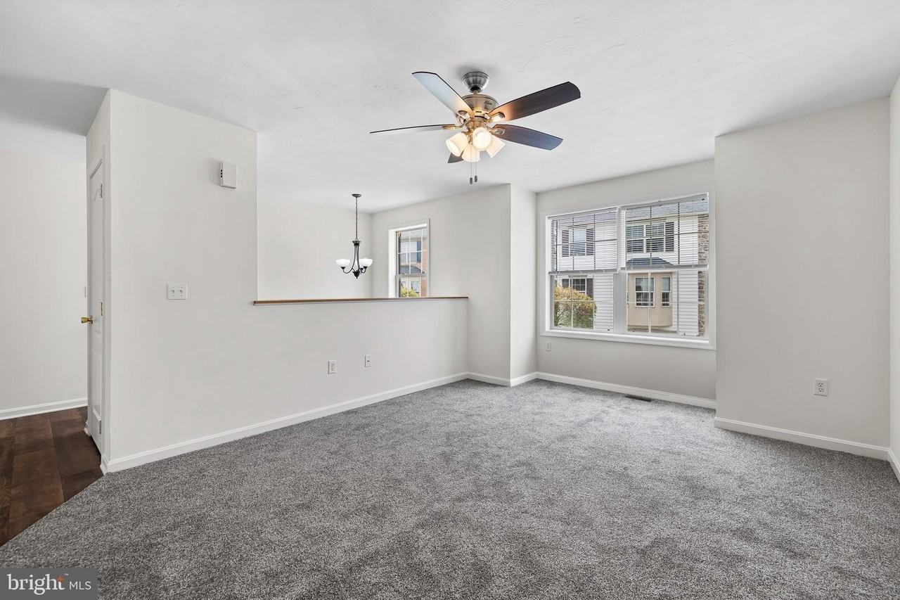 34 Shady Tree Ct - Photo 3 of 22