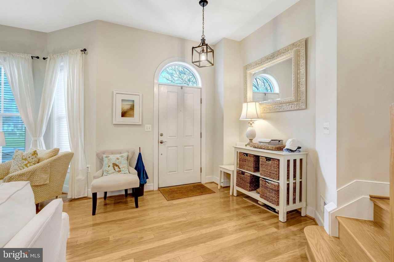 711 Mckenzie Ave - Photo 5 of 50