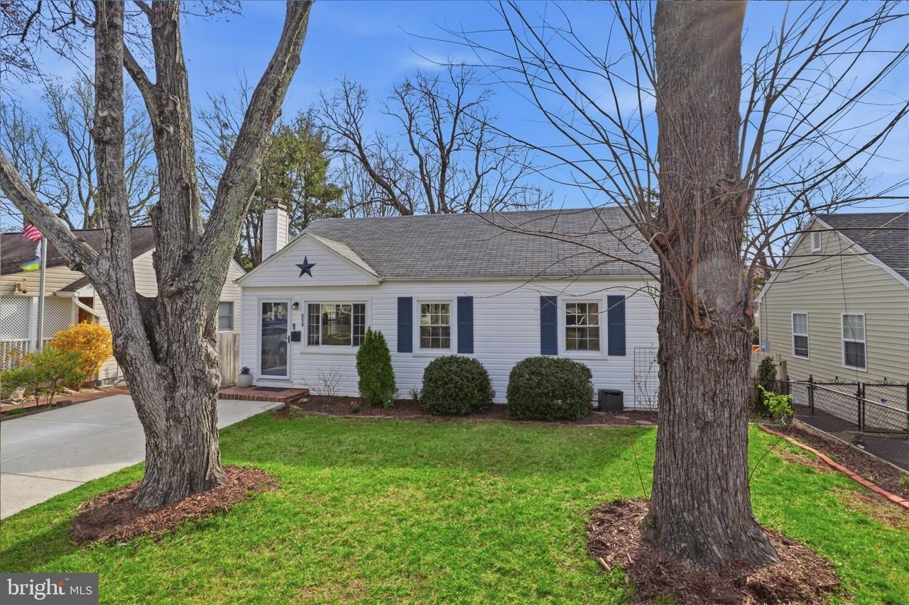 4029 Walters Ct - Photo 2 of 27