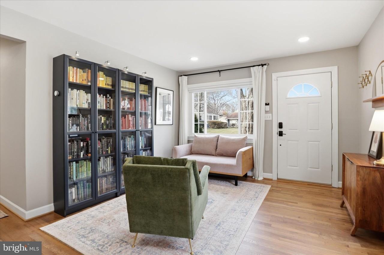 4029 Walters Ct - Photo 5 of 27