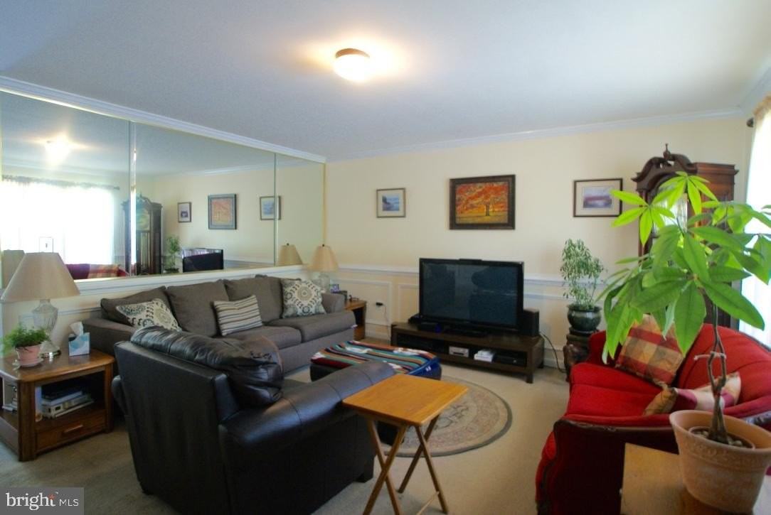 104 Eastside Ln - Photo 2 of 17