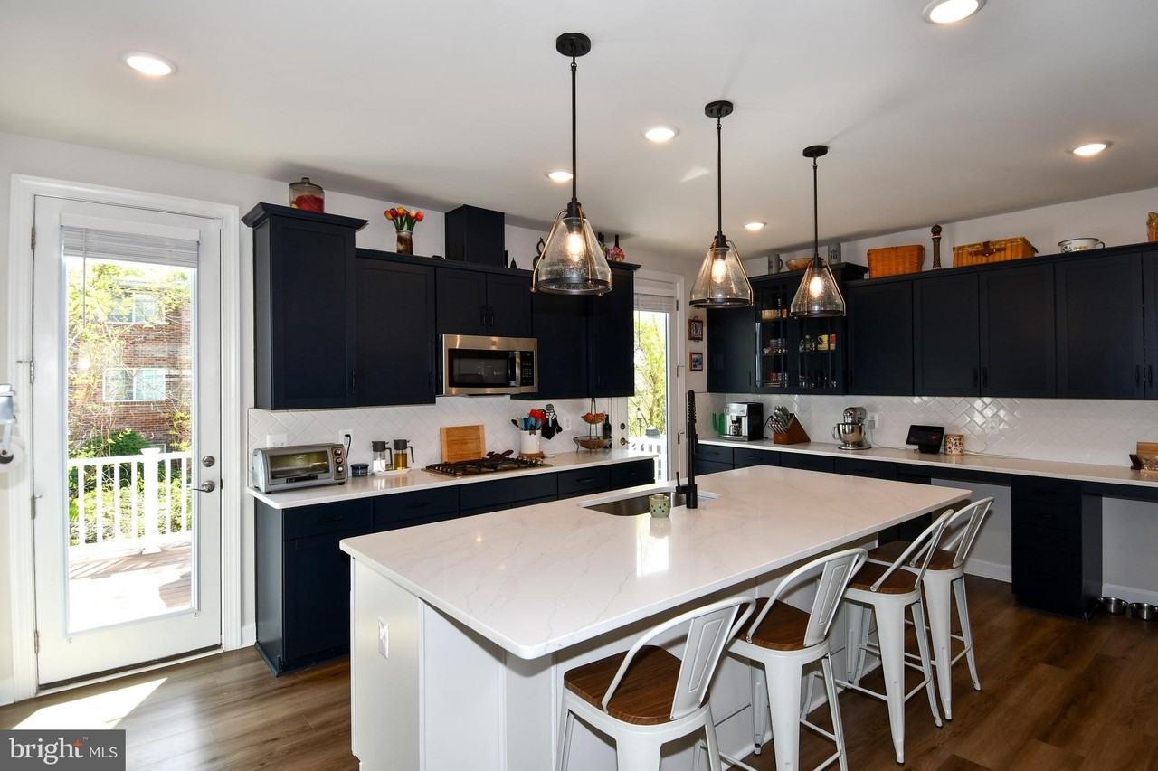 7211 Mountaineer Dr - Photo 4 of 50