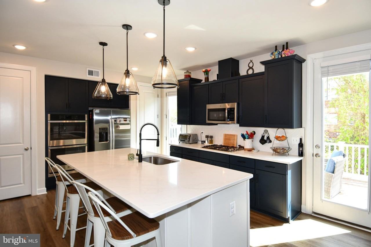 7211 Mountaineer Dr - Photo 5 of 50