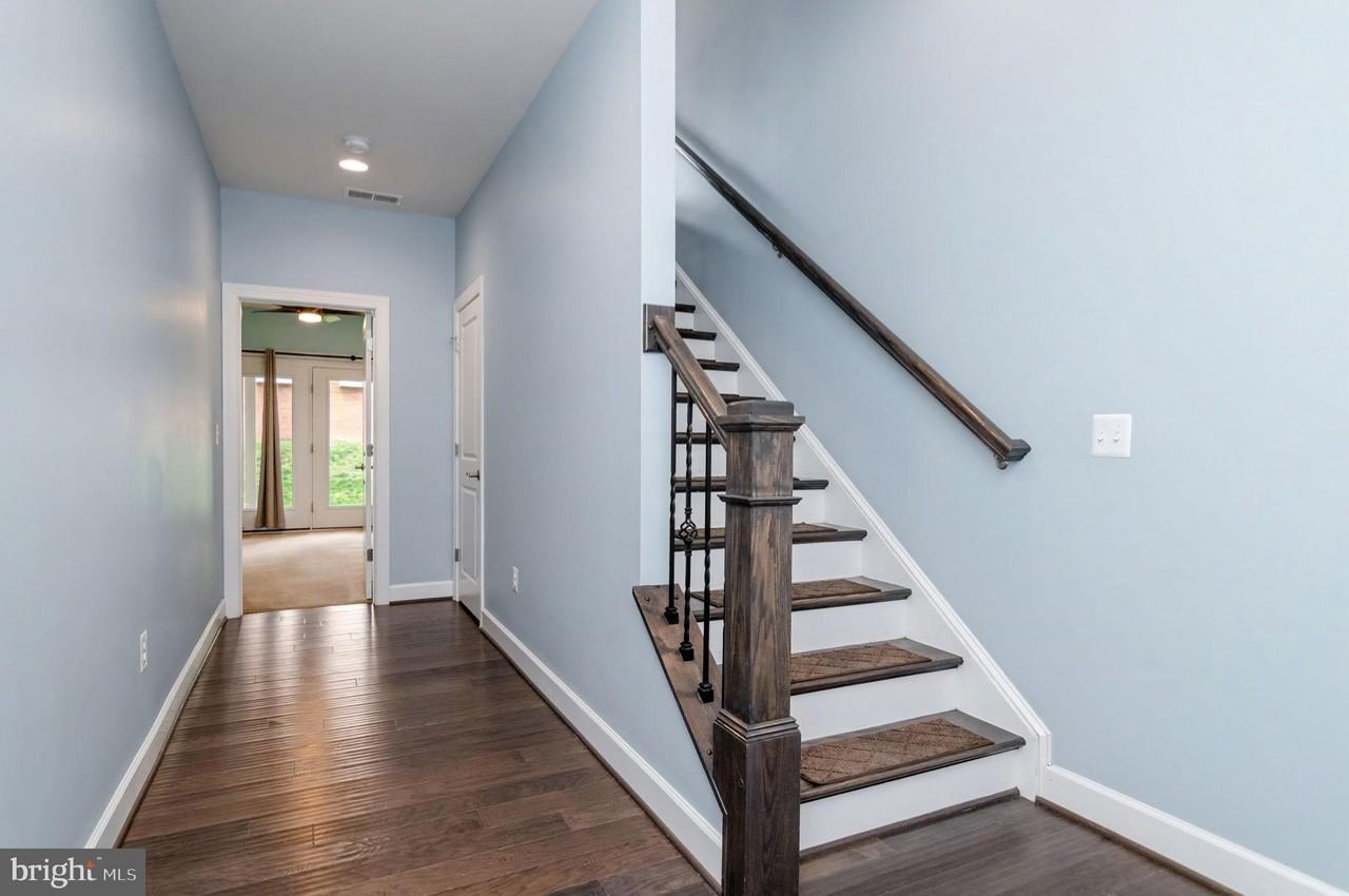 3697 Ambrose Hills Rd - Photo 4 of 41