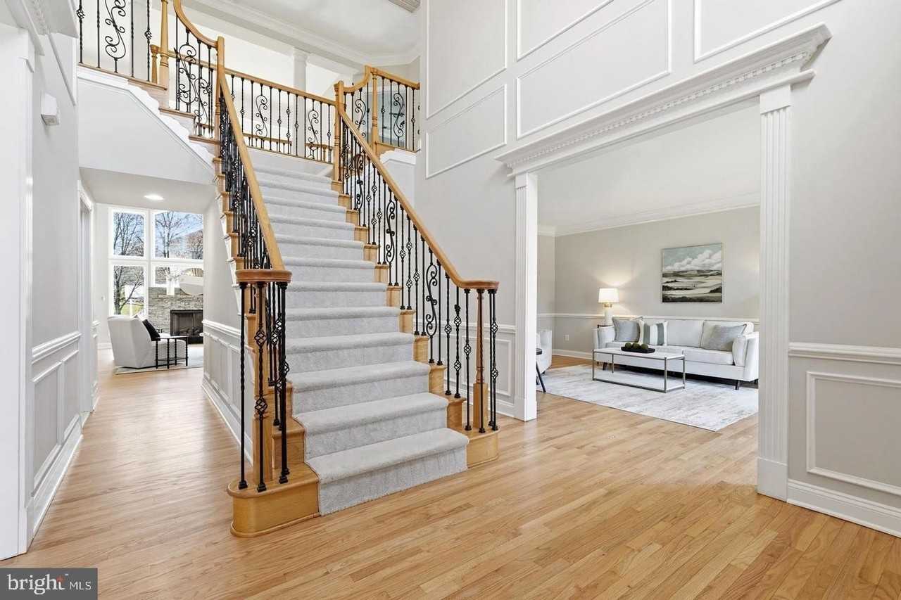 19925 Interlachen Cir - Photo 7 of 50