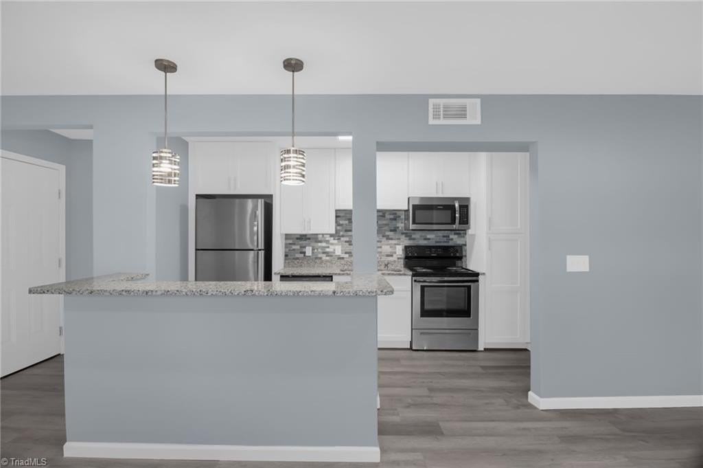 105 Dahl St - Photo 5 of 34