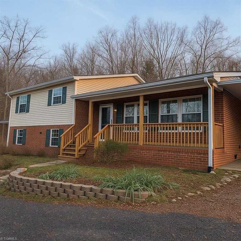 415 Watkins Rd - Photo 2 of 17