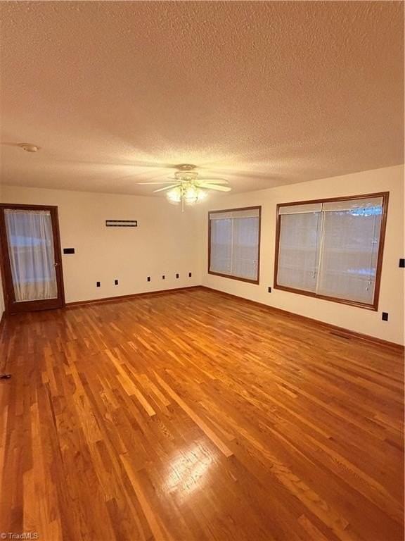 415 Watkins Rd - Photo 3 of 17