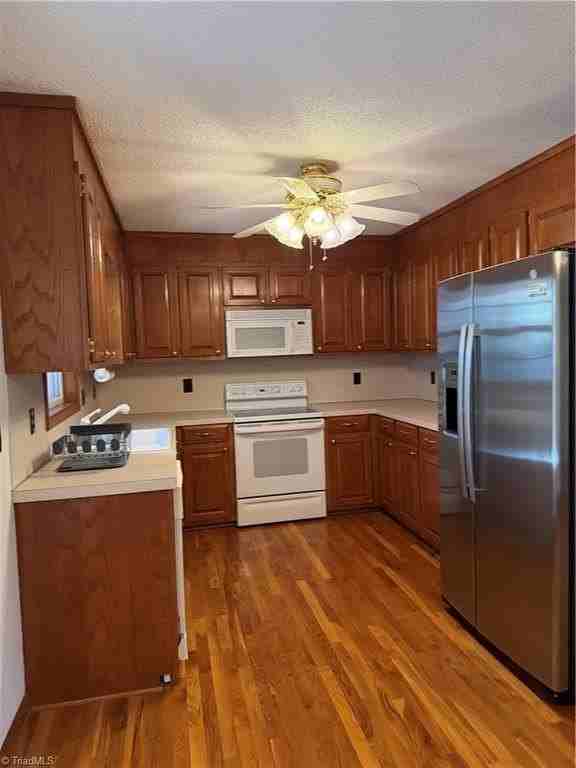 415 Watkins Rd - Photo 5 of 17