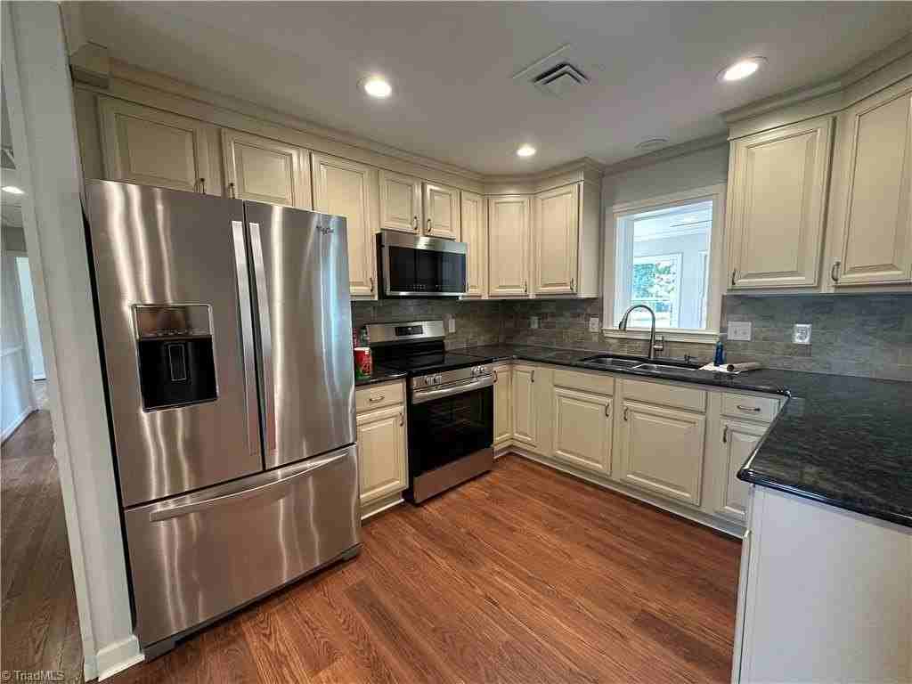 5100 Murray Rd - Photo 6 of 19