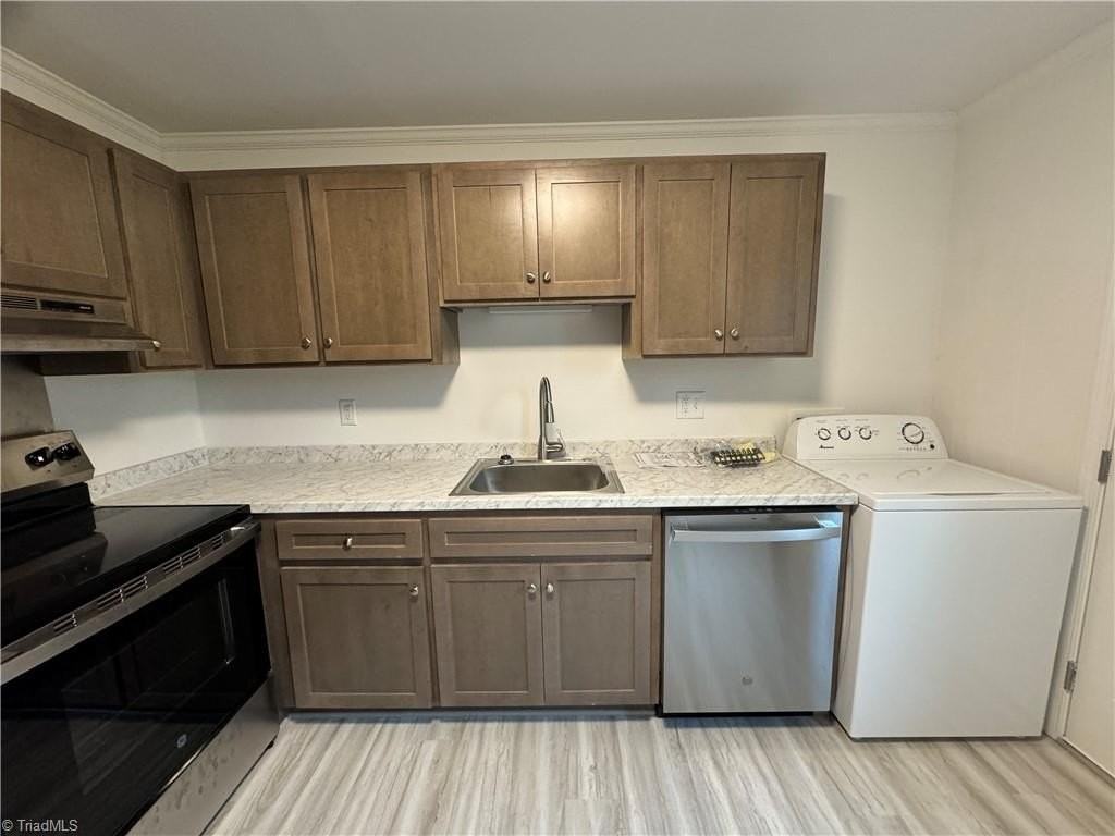 221 Mayberry Ave - Photo 2 of 4