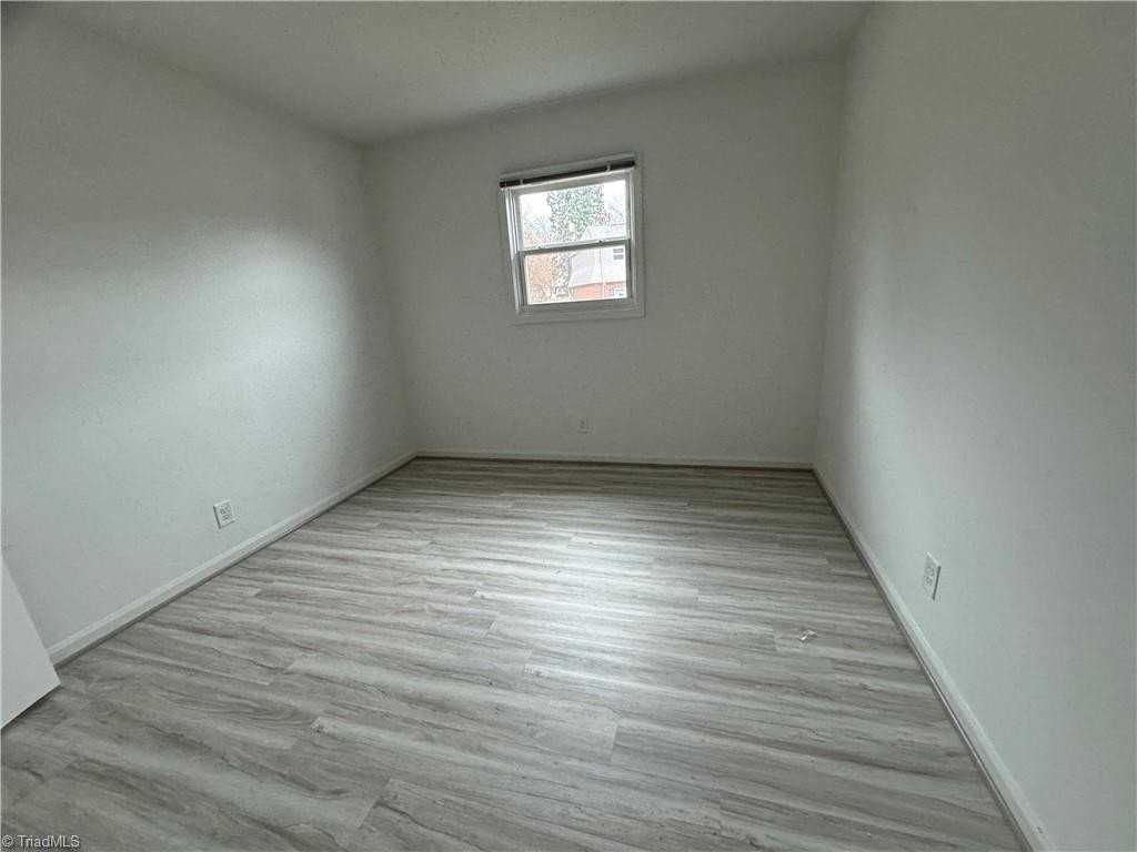 221 Mayberry Ave - Photo 3 of 4