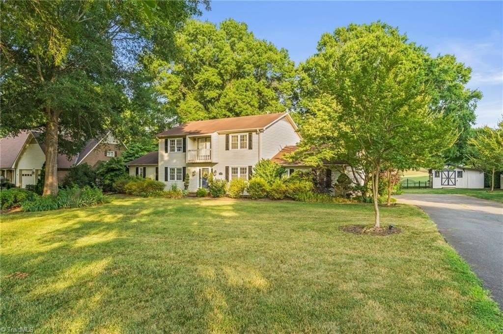 223 Ivy Cir