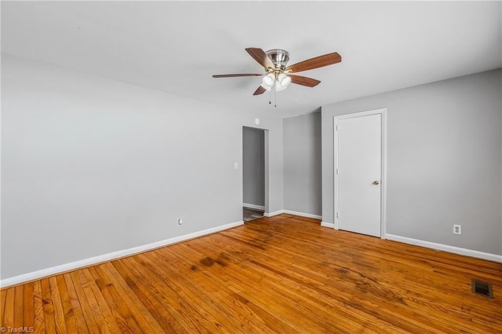 718 S Elam Ave - Photo 5 of 20