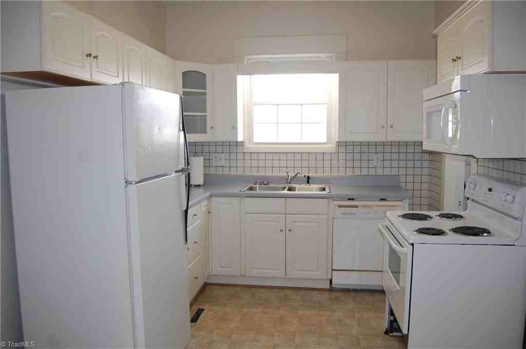 819 Watson Ave - Photo 5 of 14