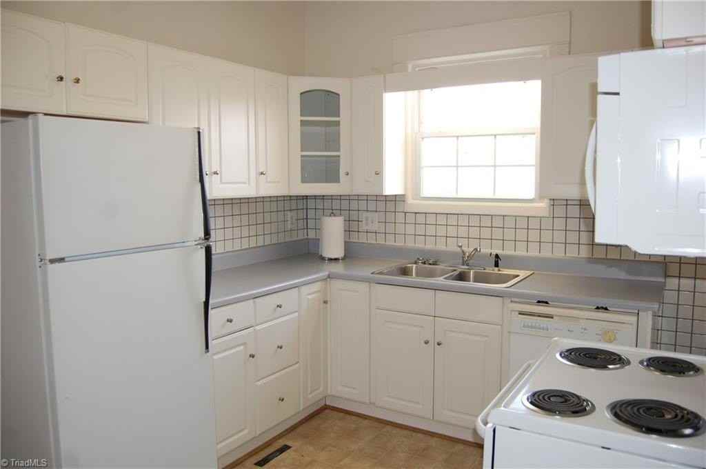 819 Watson Ave - Photo 6 of 14