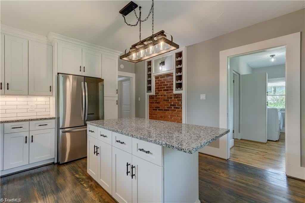 2318 Spruce St - Photo 6 of 23