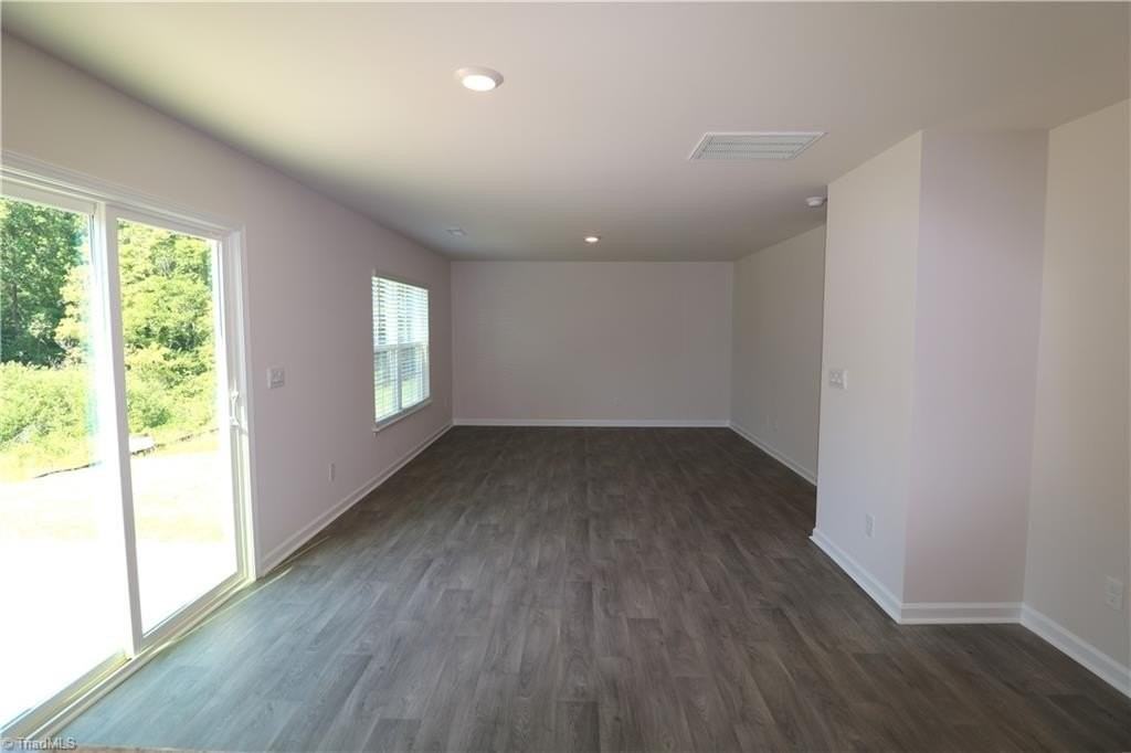 182 Carriage Cove Cir - Photo 4 of 23