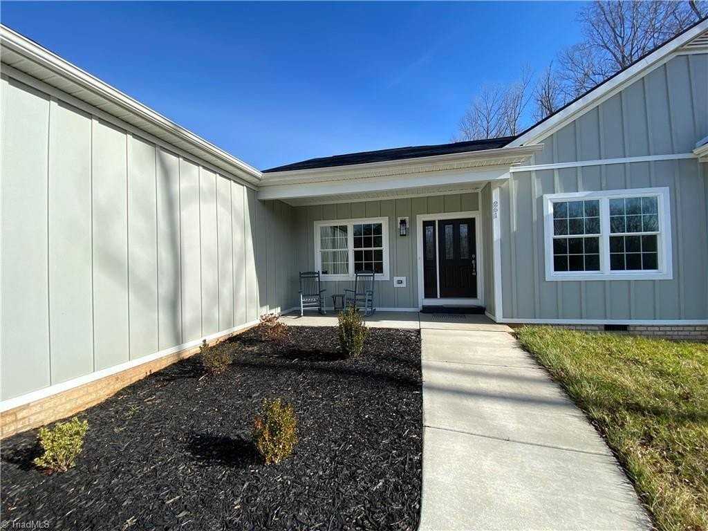 261 Summerlyn Dr - Photo 2 of 29