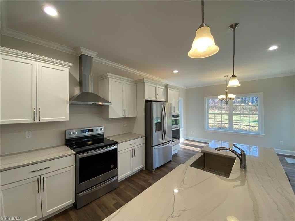 261 Summerlyn Dr - Photo 4 of 29