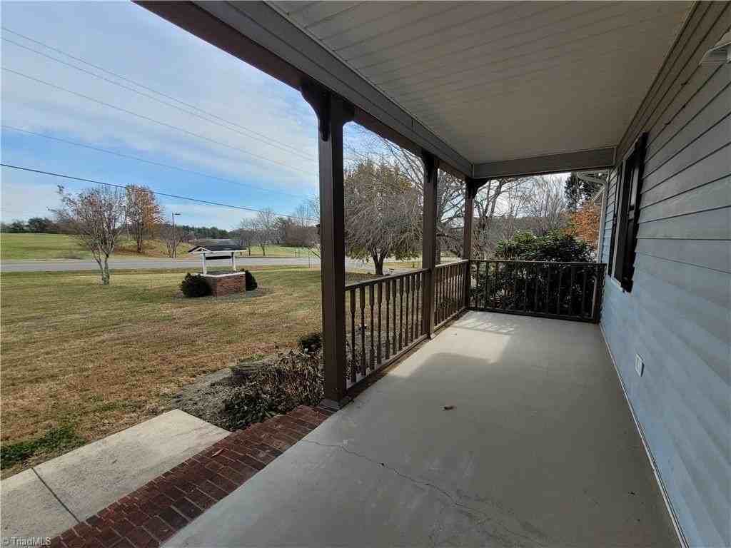 1351 Mckinney Rd - Photo 7 of 33