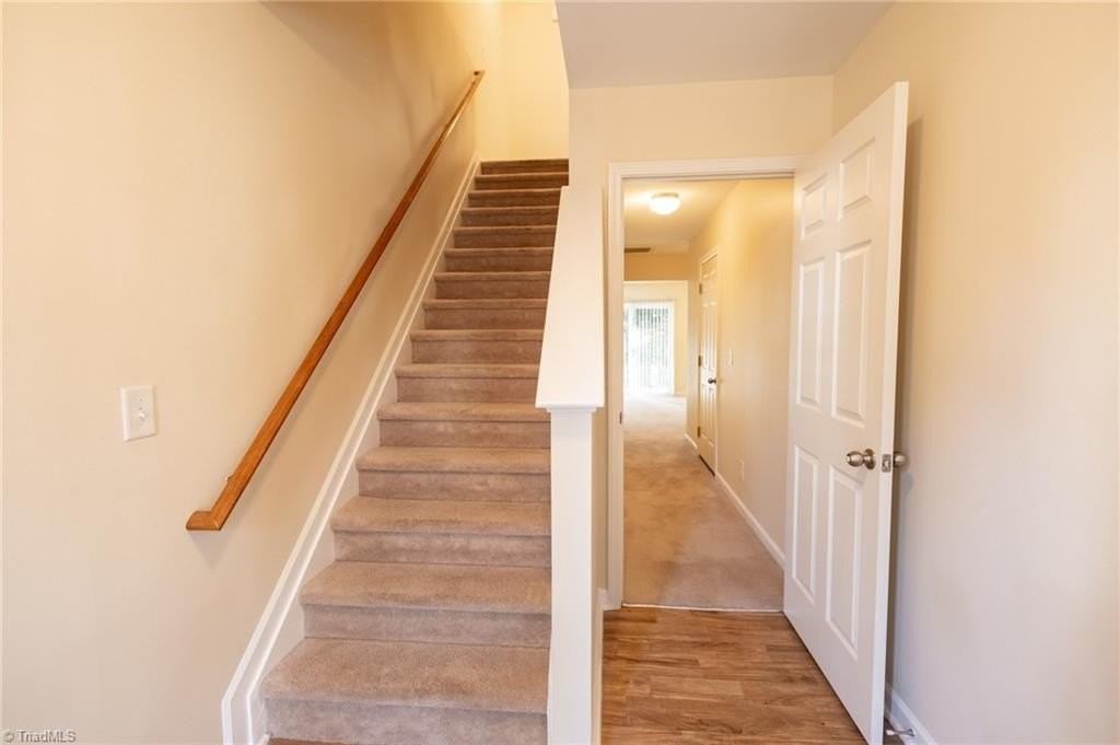 36 Ackland Dr - Photo 3 of 18