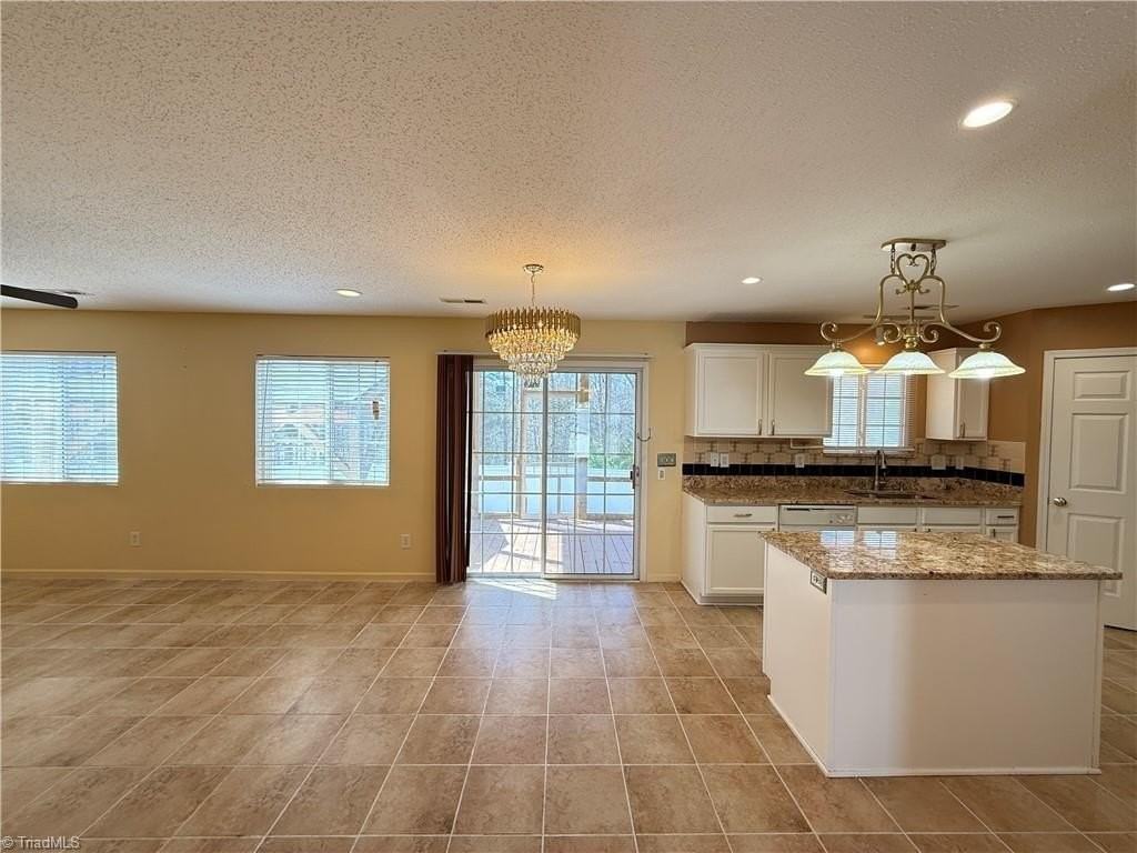 1570 Rockingham Dr - Photo 6 of 25