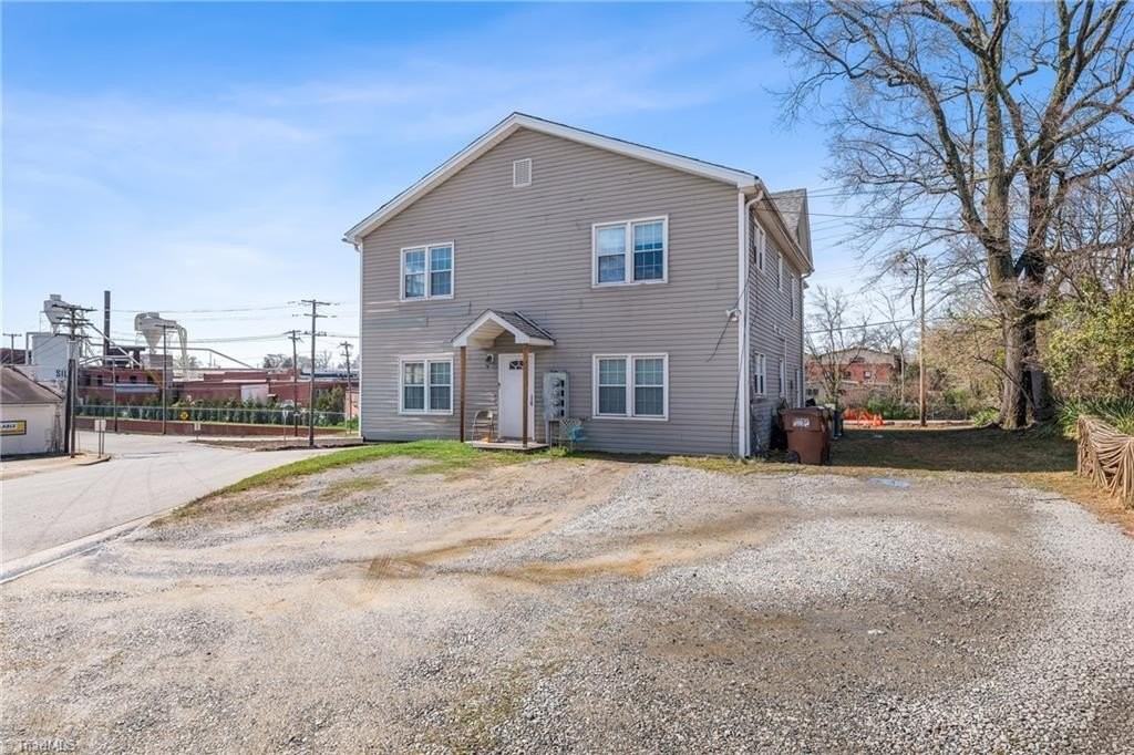 611 W Green Dr #D - Photo 3 of 19