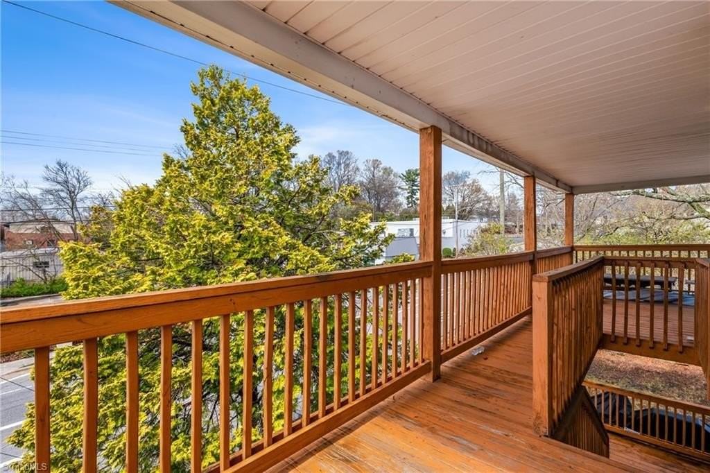 611 W Green Dr #D - Photo 4 of 19