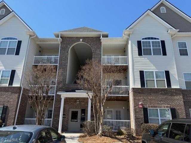 2422 Eagle Creek Ct #302