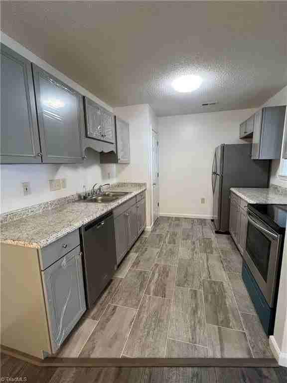 2620 Guyer St #1A - Photo 5 of 35