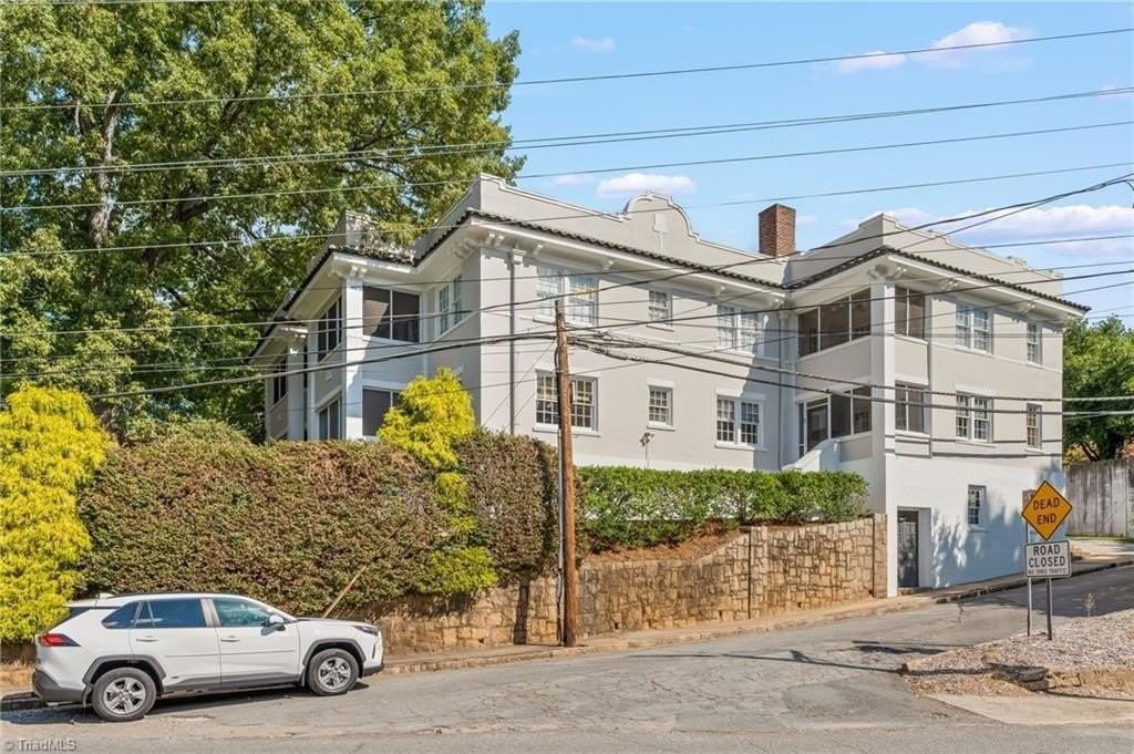 72 W End Blvd #2