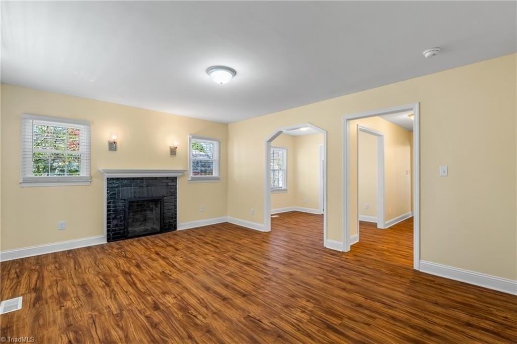 810 Elwell Ave - Photo 6 of 32