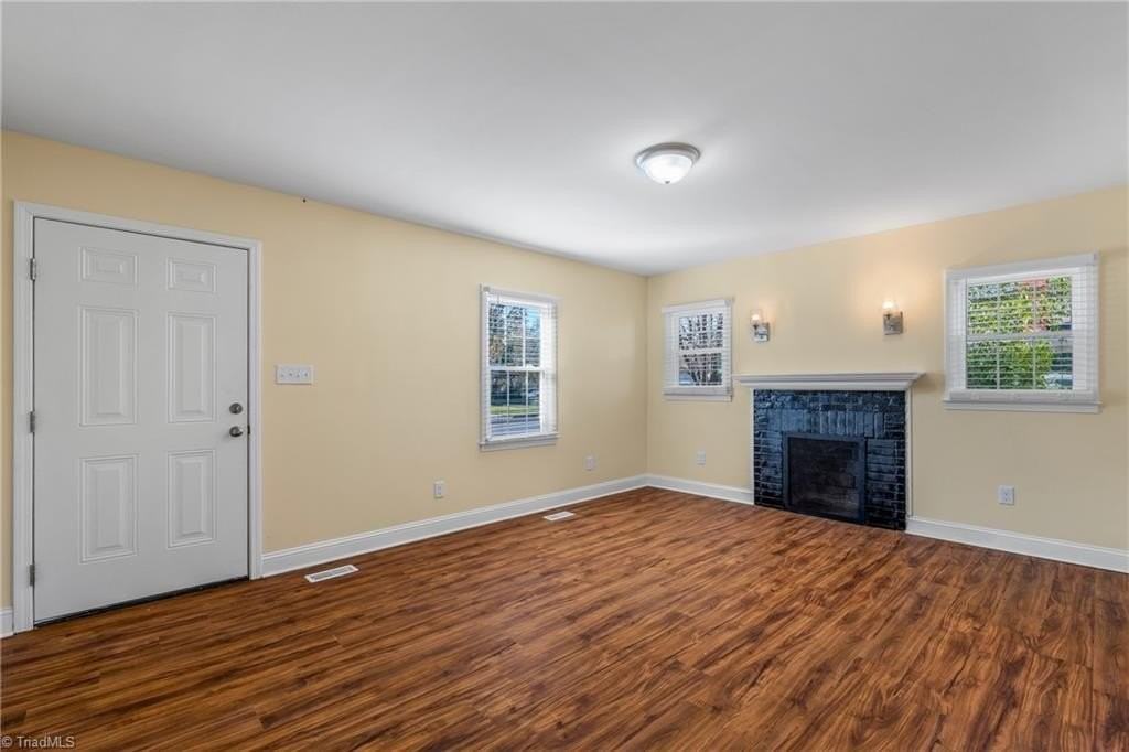 810 Elwell Ave - Photo 7 of 32