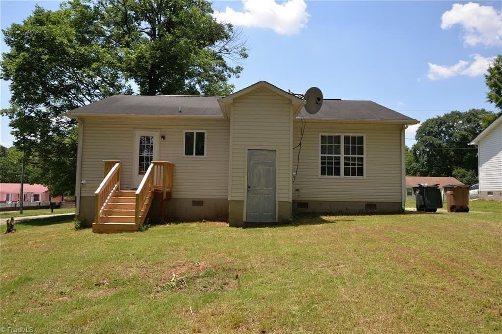 1715 Rainbow Dr - Photo 4 of 28