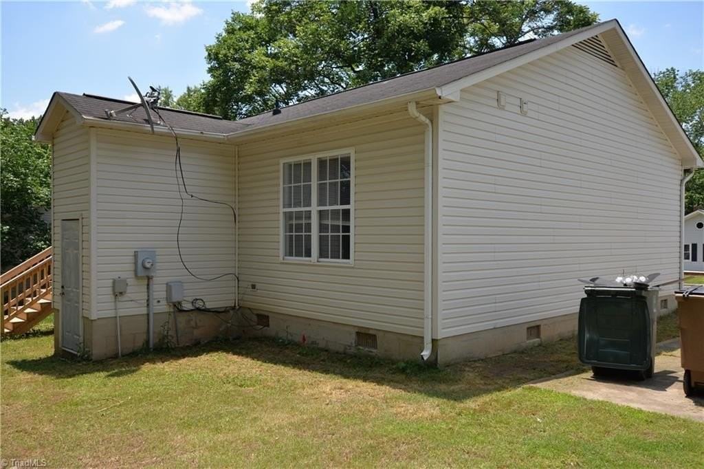 1715 Rainbow Dr - Photo 5 of 28