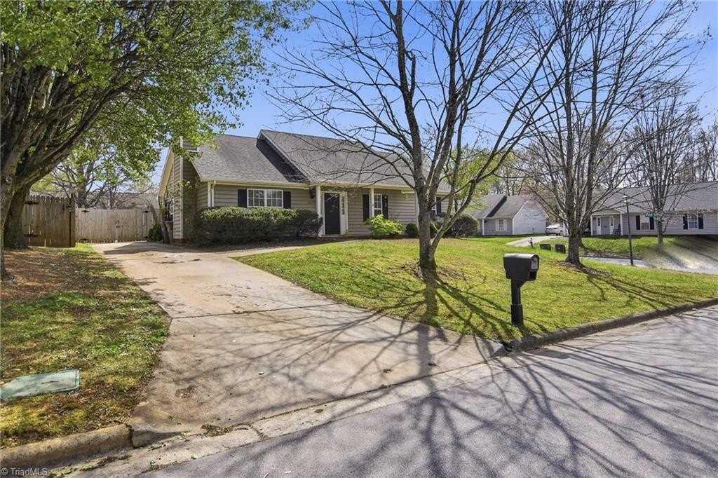 6199 Pine Cove Ct - Photo 6 of 32