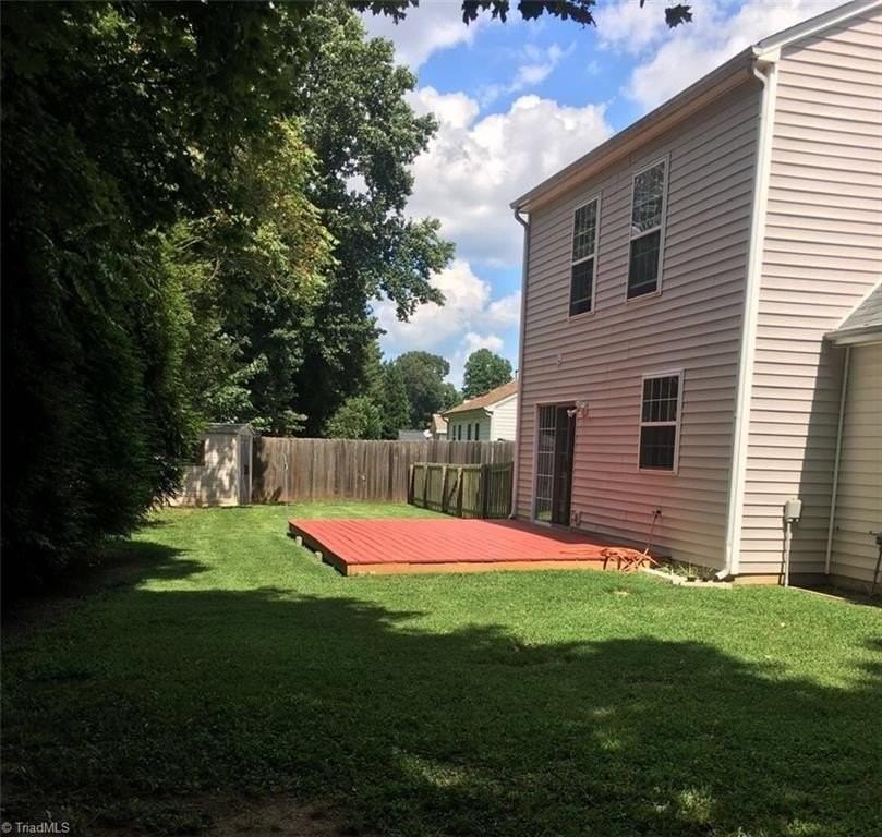 3703 Queenswood Ln - Photo 3 of 10