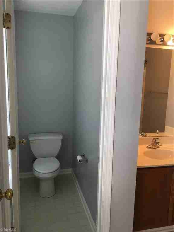 3703 Queenswood Ln - Photo 7 of 10