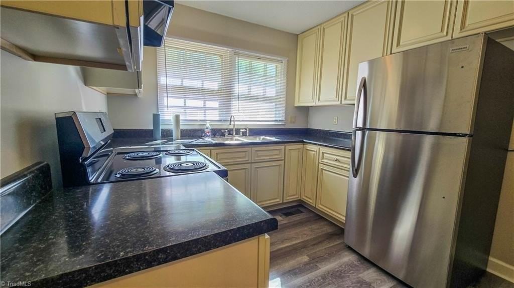 4059 Village Pl - Photo 2 of 9