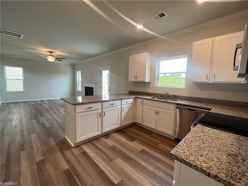 640 Cam Cir - Photo 5 of 34