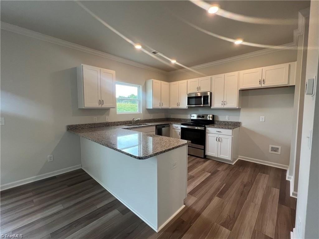 640 Cam Cir - Photo 6 of 34