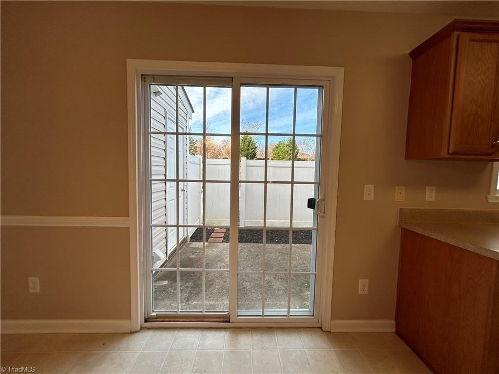 3703 Spanish Peak Dr - Photo 4 of 23