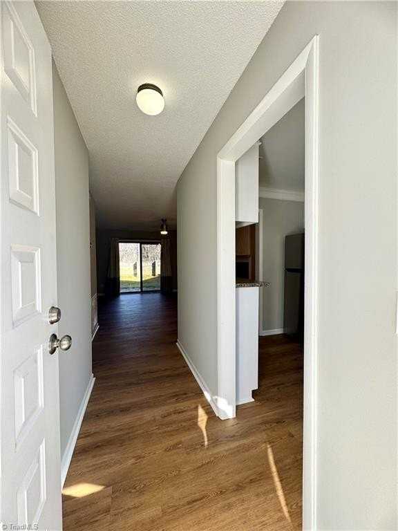 514 Brookside Ct - Photo 3 of 32