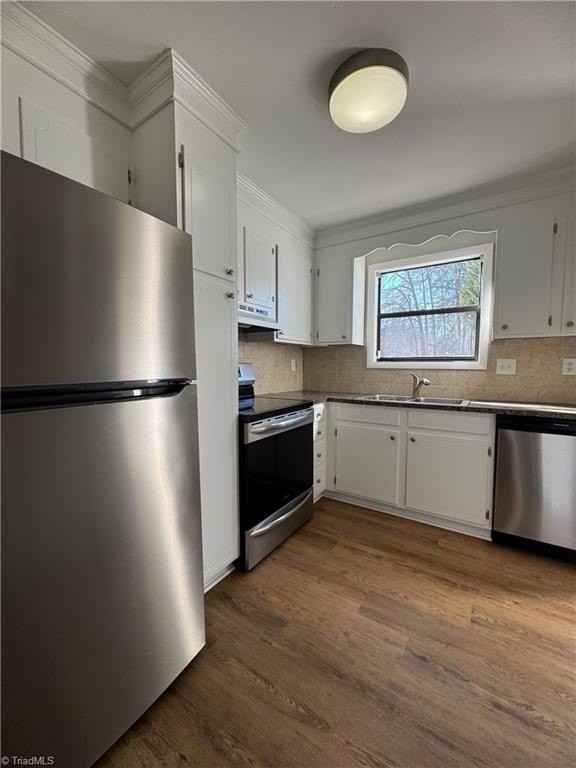 514 Brookside Ct - Photo 5 of 32