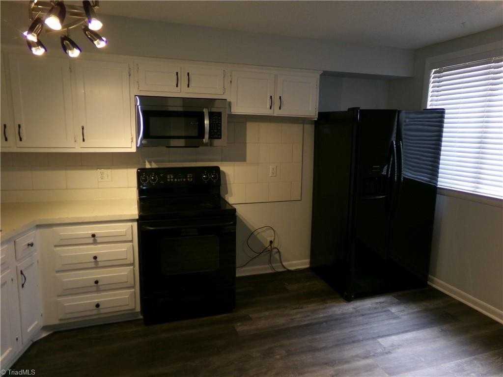 218 Lamplighter Cir - Photo 2 of 14