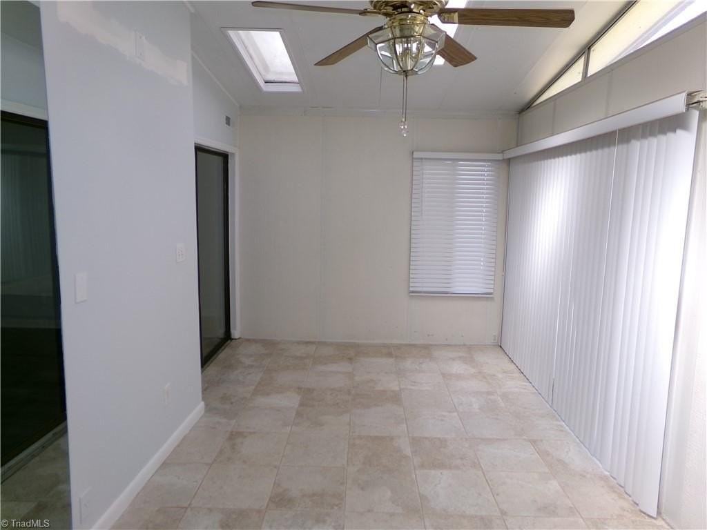 218 Lamplighter Cir - Photo 7 of 14